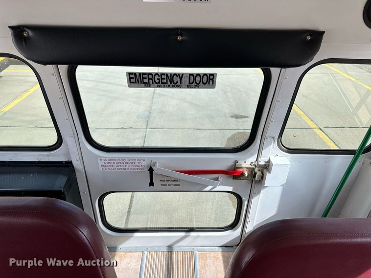 image for item OM9650 2006 Ford F450 Super Duty school bus