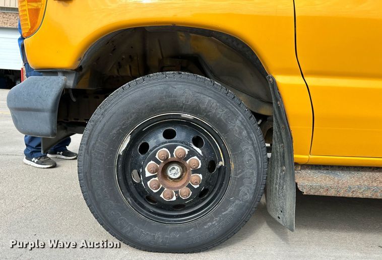 image for item OM9650 2006 Ford F450 Super Duty school bus