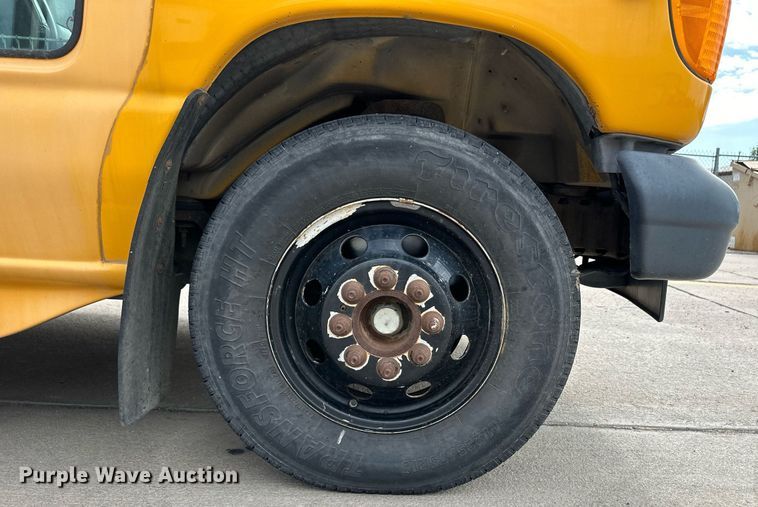 image for item OM9650 2006 Ford F450 Super Duty school bus