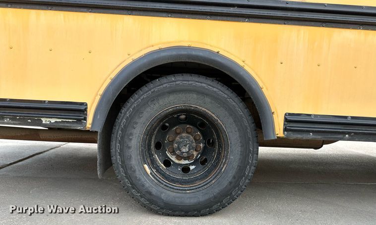 image for item OM9650 2006 Ford F450 Super Duty school bus