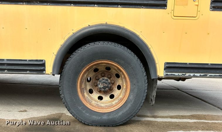 image for item OM9650 2006 Ford F450 Super Duty school bus