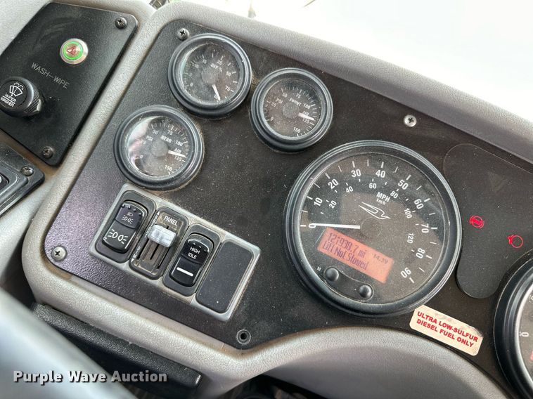 image for item OM9653 2012 Blue Bird All American school bus