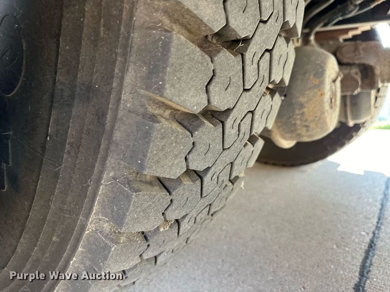 image for item OM9654 2008 Blue Bird All American school bus