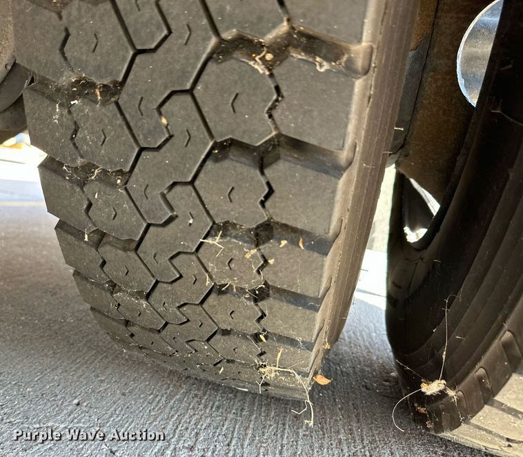 image for item OM9656 2006 Blue Bird All American school bus