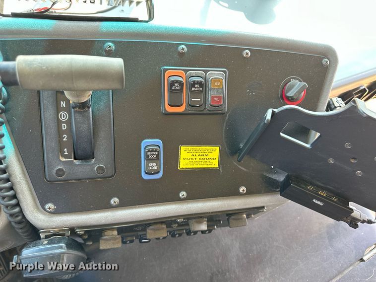 image for item OM9657 2004 Blue Bird All American school bus