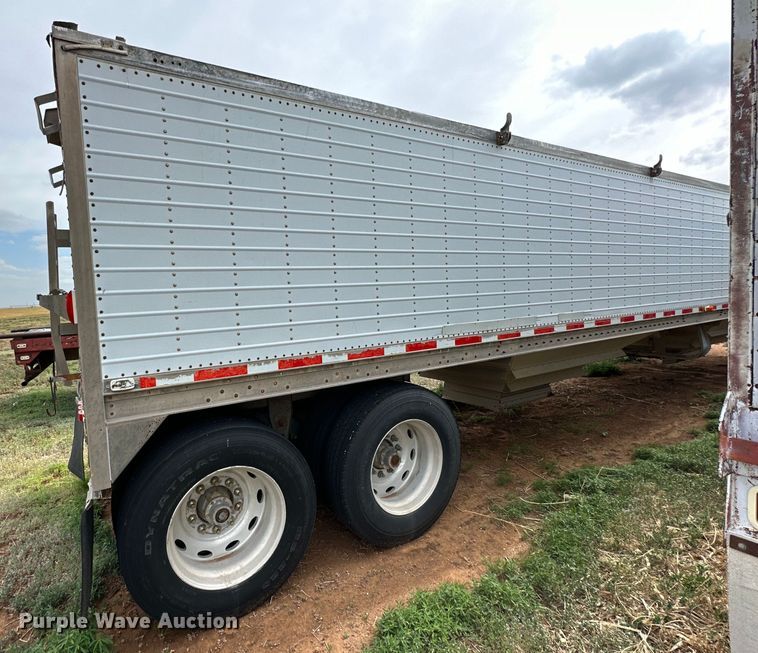 image for item DK6879 1994 Wilson DWH-200 grain trailer