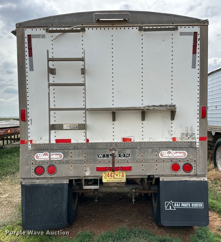 image for item DK6879 1994 Wilson DWH-200 grain trailer