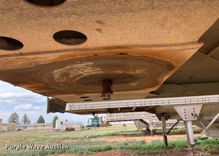 image for item DK6879 1994 Wilson DWH-200 grain trailer