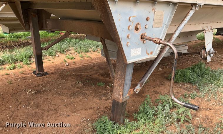 image for item DK6879 1994 Wilson DWH-200 grain trailer