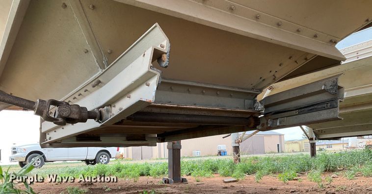 image for item DK6879 1994 Wilson DWH-200 grain trailer