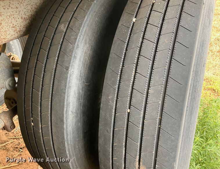 image for item DK6879 1994 Wilson DWH-200 grain trailer