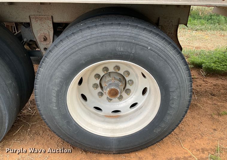 image for item DK6879 1994 Wilson DWH-200 grain trailer