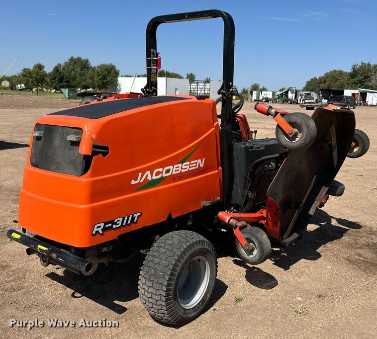 image for item DL0466 Jacobsen R-311T lawn mower