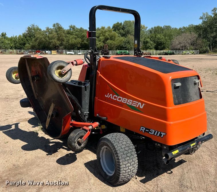 image for item DL0466 Jacobsen R-311T lawn mower