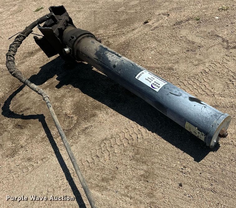 image for item DL0469 Hydraulic ram