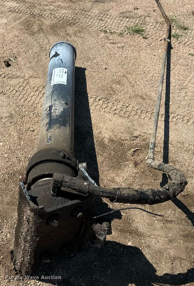 image for item DL0469 Hydraulic ram