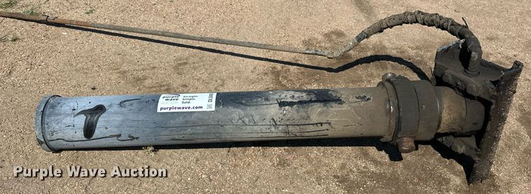 image for item DL0469 Hydraulic ram