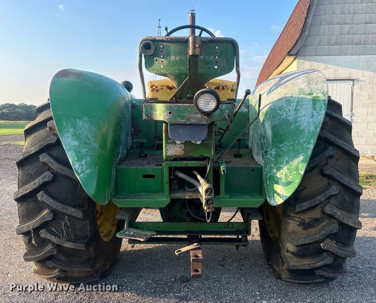 image for item DO6685 1958 John Deere 820 tractor