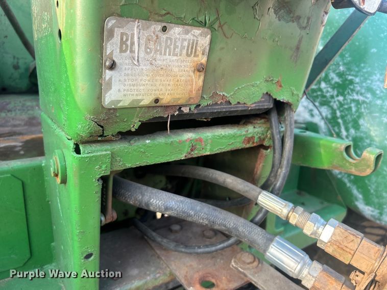 image for item DO6685 1958 John Deere 820 tractor