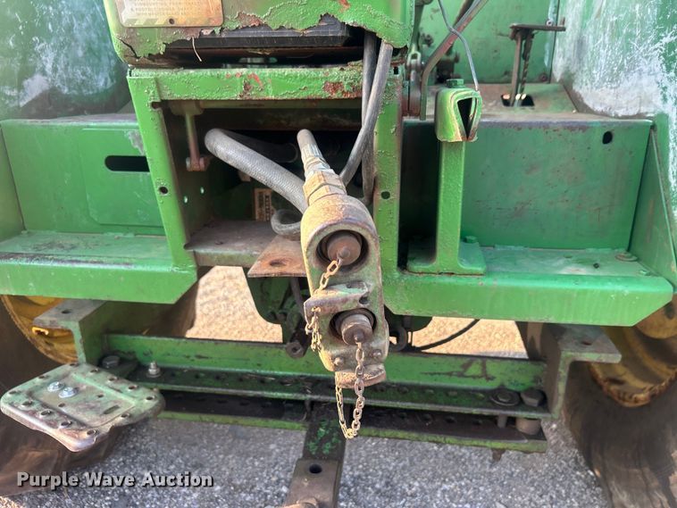 image for item DO6685 1958 John Deere 820 tractor