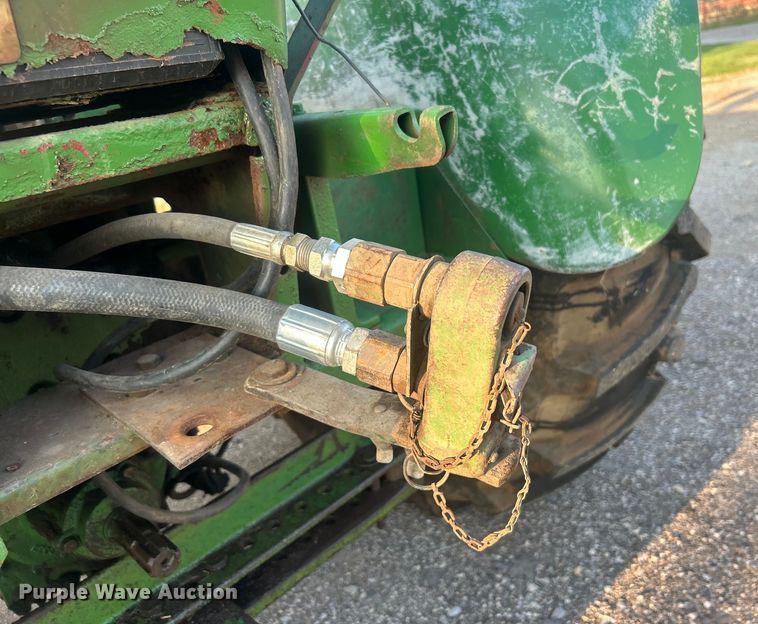 image for item DO6685 1958 John Deere 820 tractor
