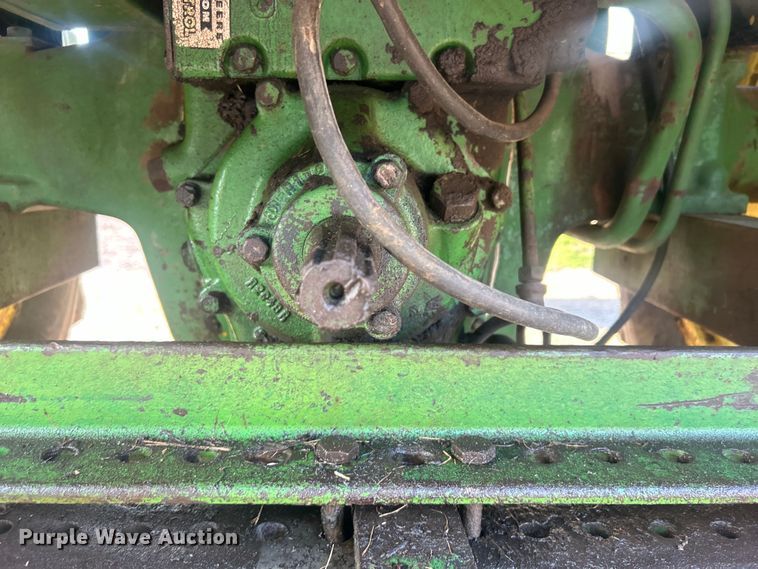 image for item DO6685 1958 John Deere 820 tractor