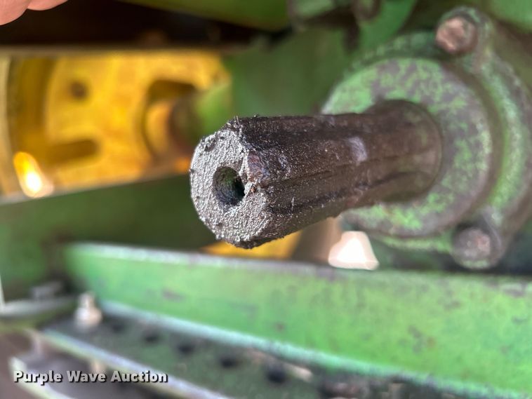 image for item DO6685 1958 John Deere 820 tractor