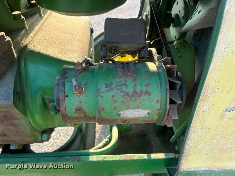 image for item DO6685 1958 John Deere 820 tractor