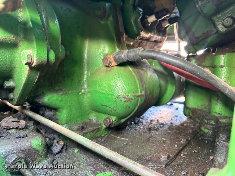 image for item DO6685 1958 John Deere 820 tractor