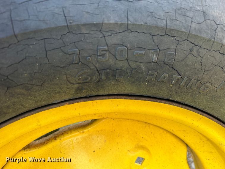 image for item DO6685 1958 John Deere 820 tractor