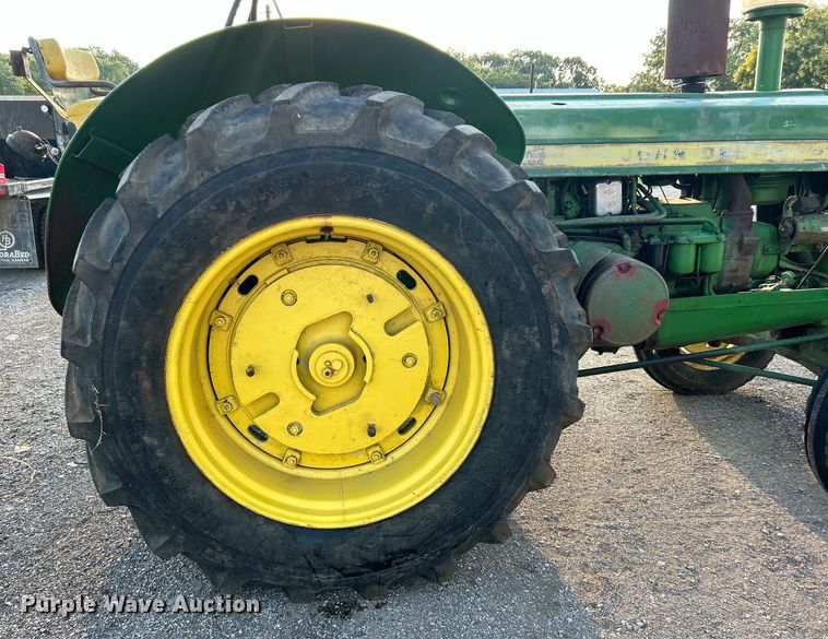image for item DO6685 1958 John Deere 820 tractor