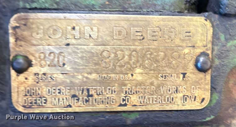 image for item DO6685 1958 John Deere 820 tractor