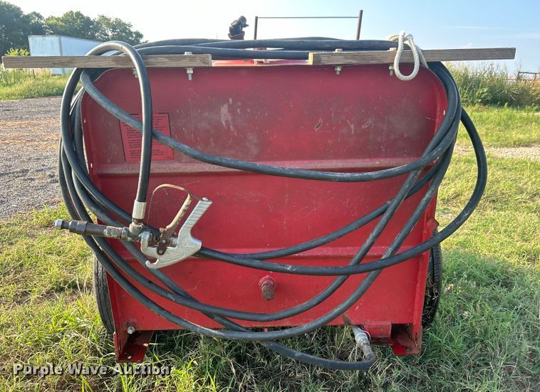image for item DO6686 FMC sprayer trailer