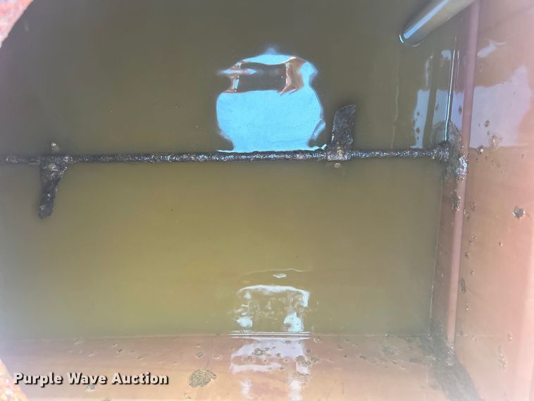 image for item DO6686 FMC sprayer trailer