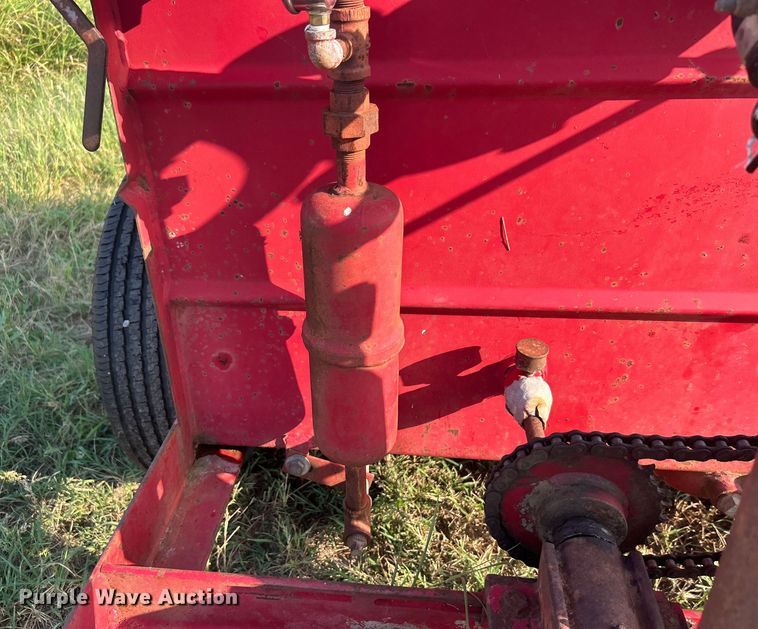 image for item DO6686 FMC sprayer trailer