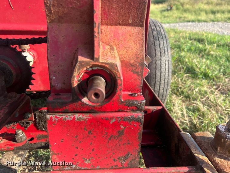 image for item DO6686 FMC sprayer trailer