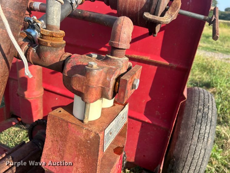 image for item DO6686 FMC sprayer trailer