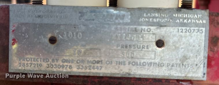 image for item DO6686 FMC sprayer trailer