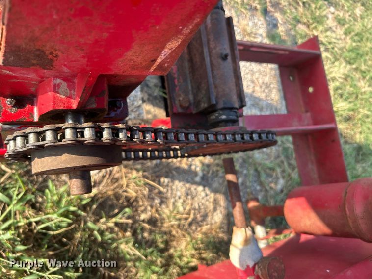 image for item DO6686 FMC sprayer trailer