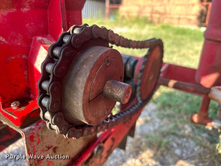 image for item DO6686 FMC sprayer trailer