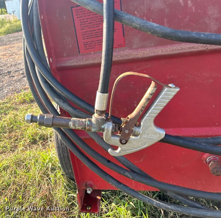 image for item DO6686 FMC sprayer trailer