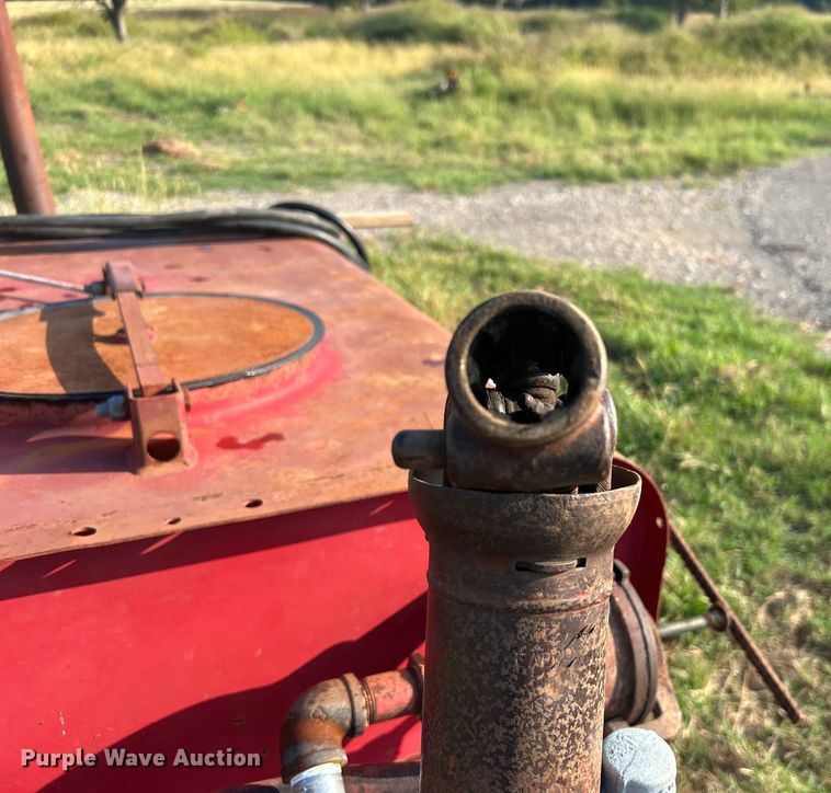 image for item DO6686 FMC sprayer trailer