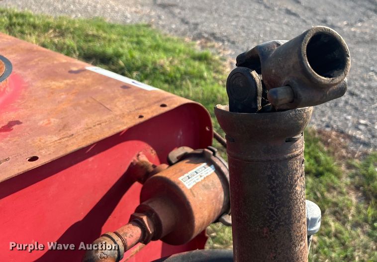 image for item DO6686 FMC sprayer trailer