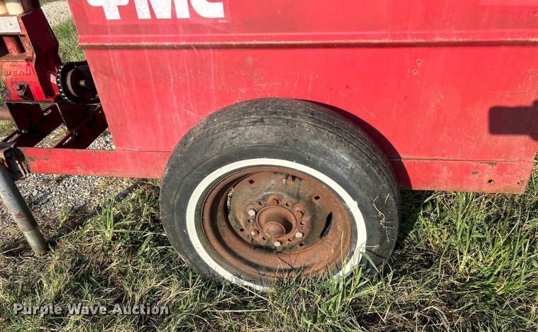 image for item DO6686 FMC sprayer trailer