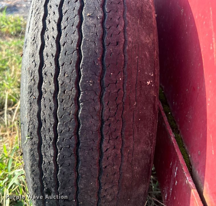 image for item DO6686 FMC sprayer trailer