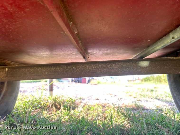 image for item DO6686 FMC sprayer trailer