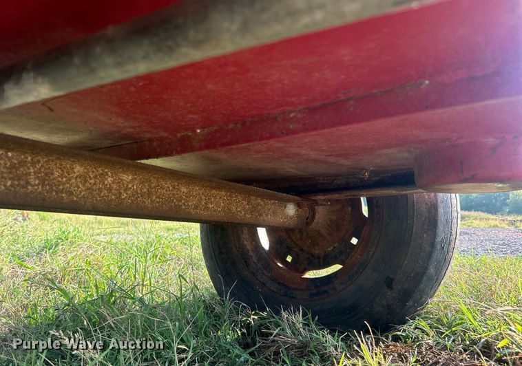 image for item DO6686 FMC sprayer trailer