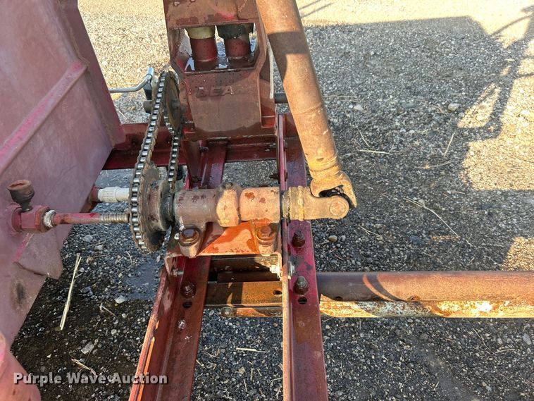 image for item DO6687 FMC sprayer trailer