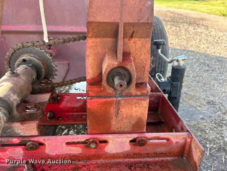 image for item DO6687 FMC sprayer trailer