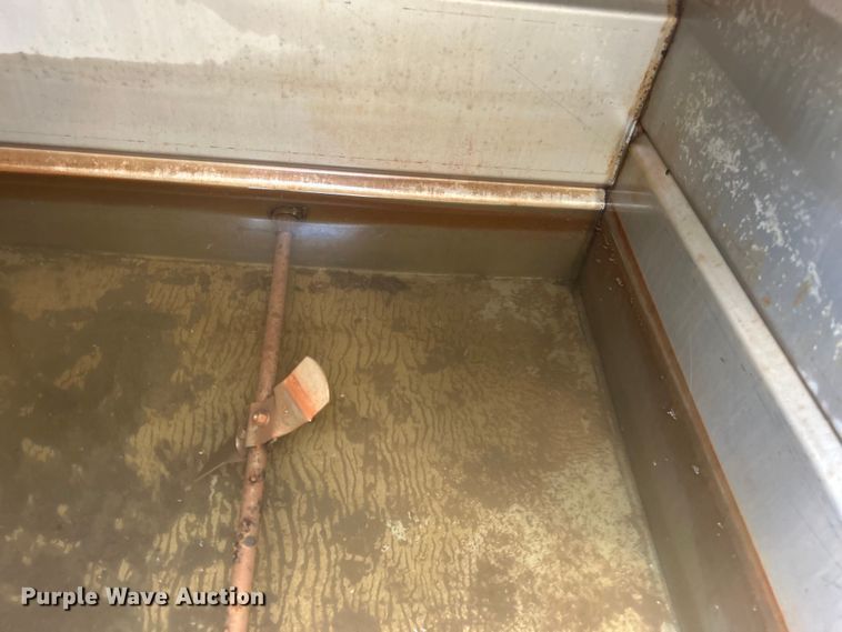 image for item DO6687 FMC sprayer trailer